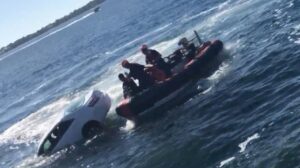 marlin-crew-car-rescue.67941e.5dfb20