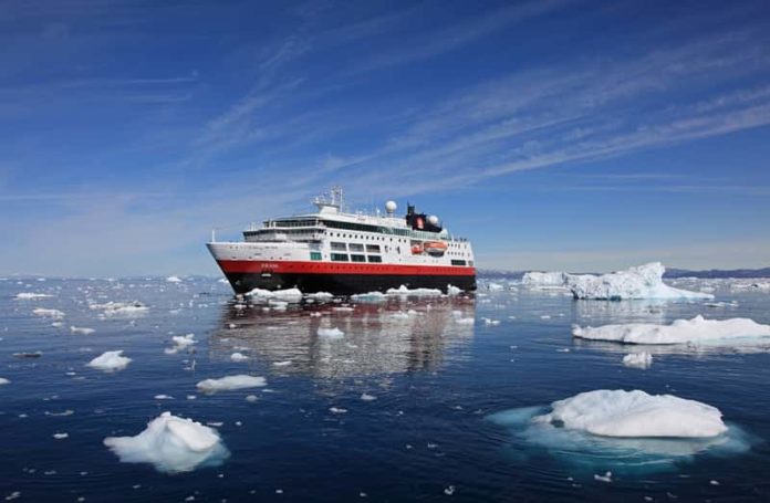 Polar voyages